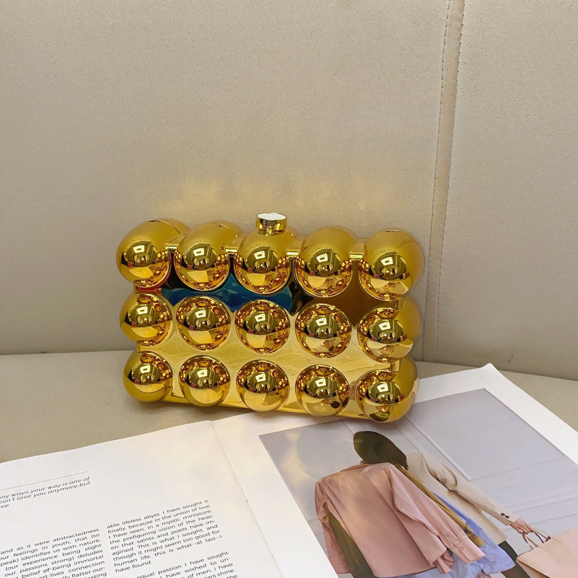 Gold shiny wave acrylic box sm - Women Bags Gold ulasan dan harga